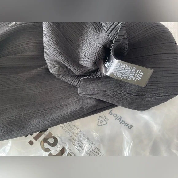 Brand new Self-Portrait cut-out detail ribbed-knit midi dress - Picture 8 of 11